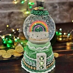St Patricks Day Light up Gingerbread Cake Gumball Rainbow Shamrock Snowglobe